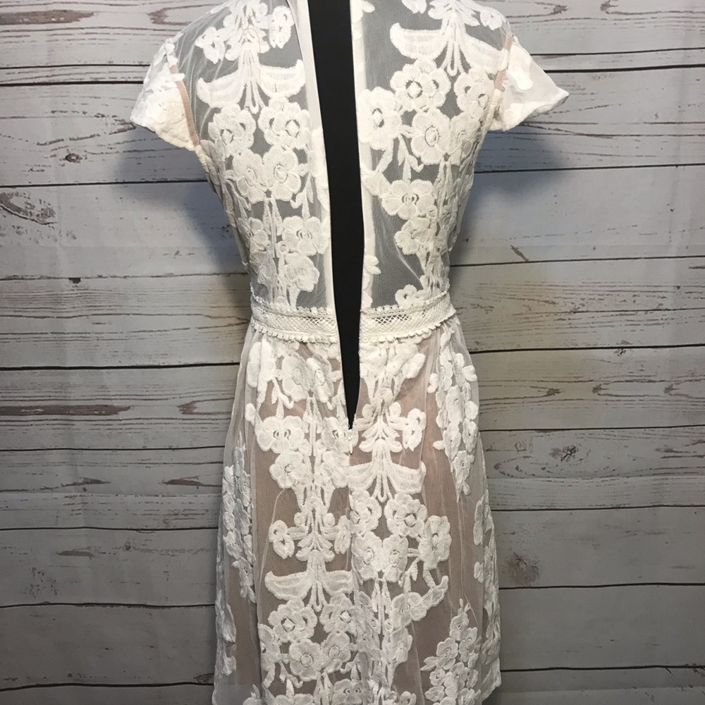 LAST ONE!!! Main Strip Lace Floral Mini - Picture 5 of 7